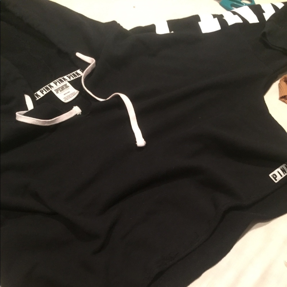 PINK/Victoria’s Secret black v neck cropped hoodie